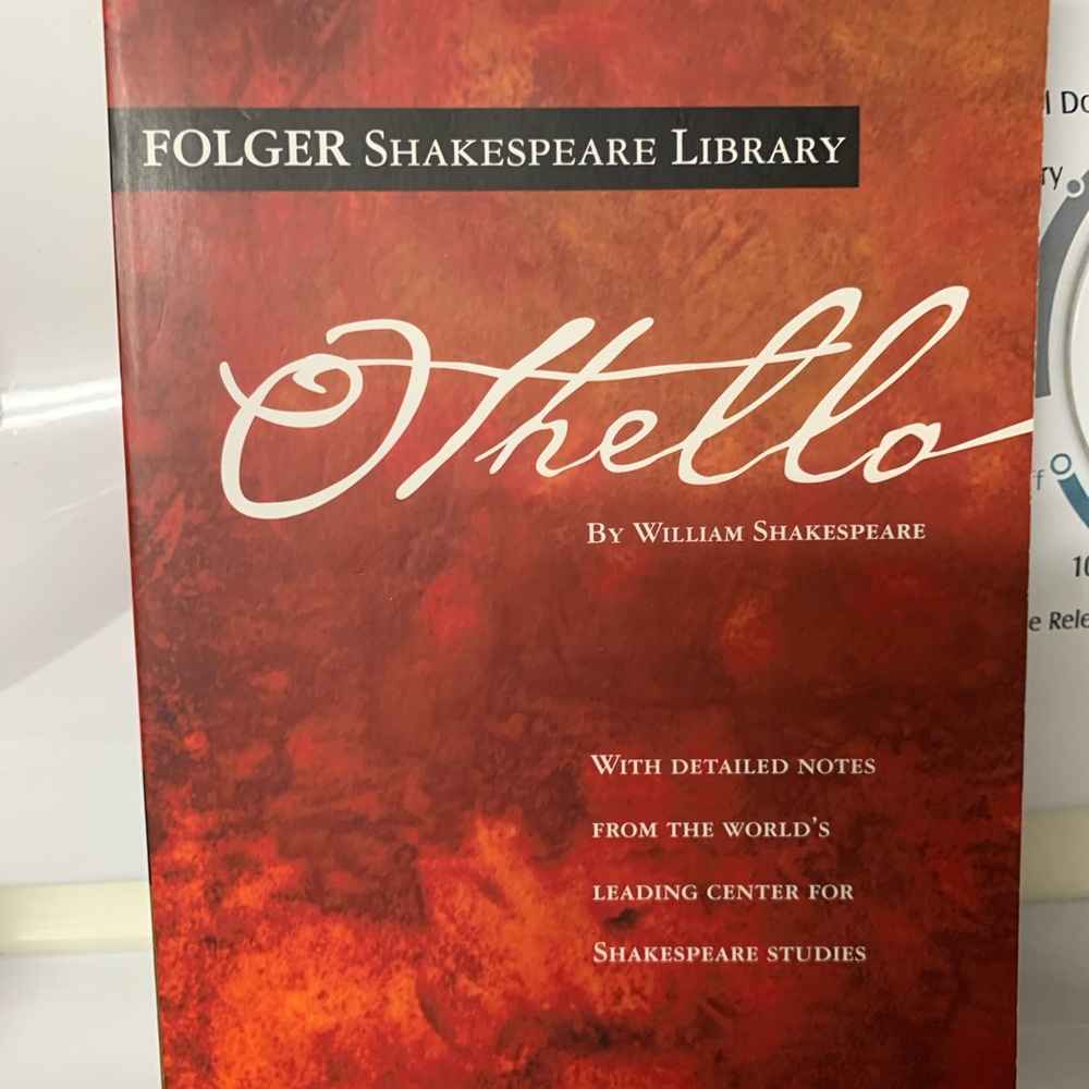 2 Books Macbeth and Othello like new
